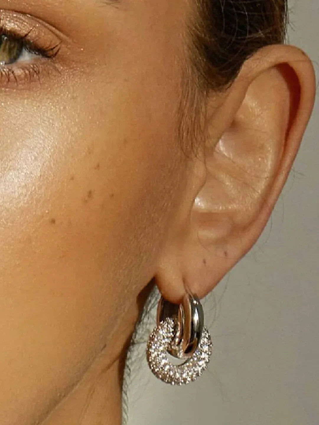 Mafalda® | Retro Polished Double Hoop Earrings